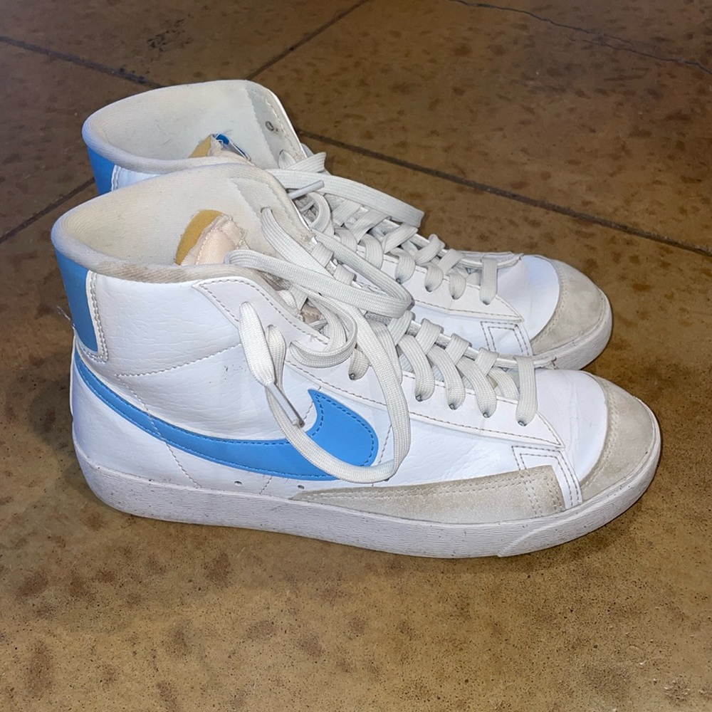 WOMENS NIKE BLAZERS